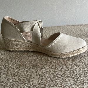 Lifestride beige canvas espadrilles